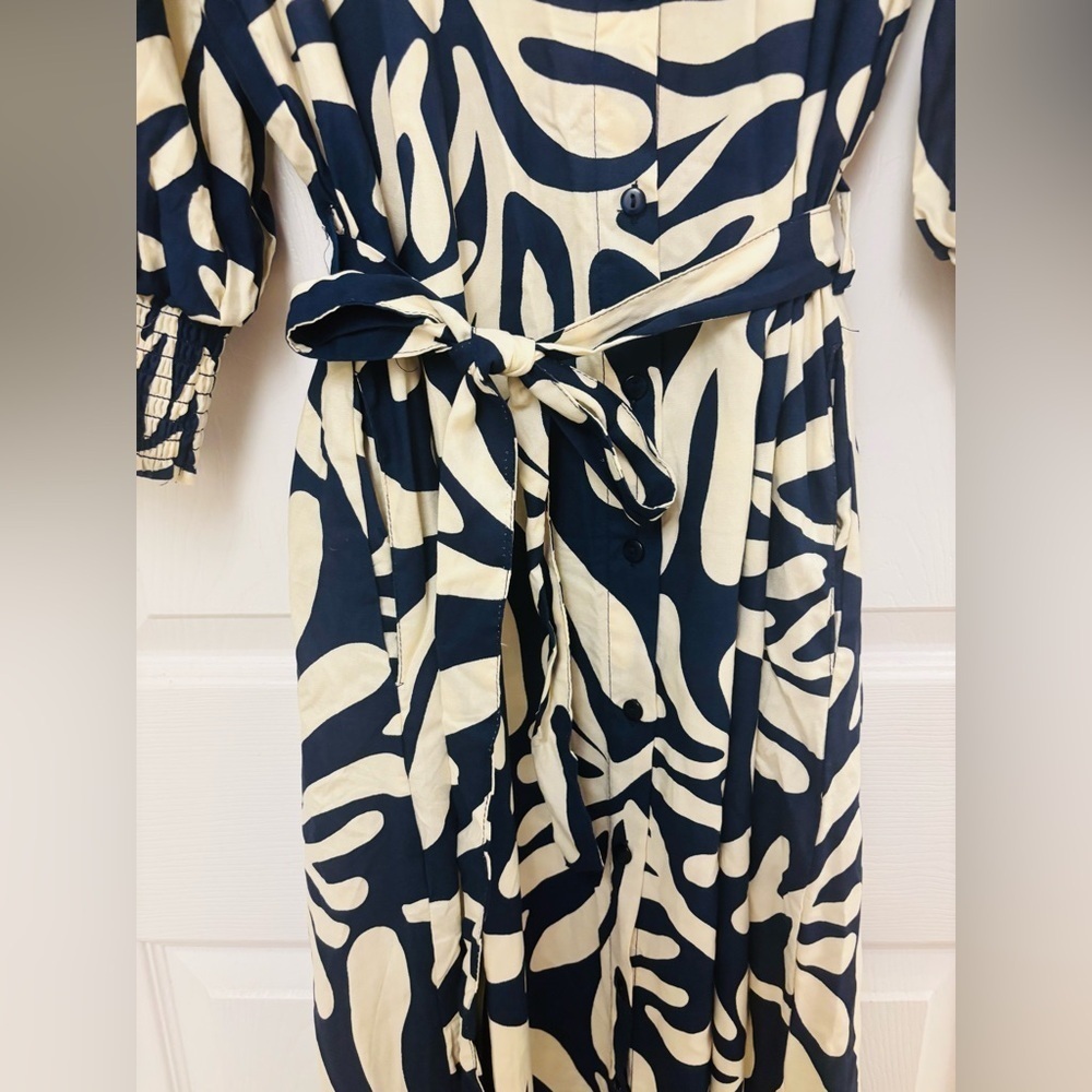 Cassie’s Elegant White Navy Dress Size 1X - Picture 3 of 13